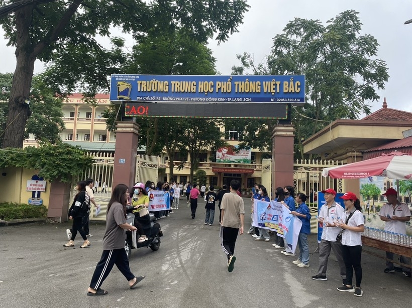 Tránh lan man trong bài thi Ngữ văn