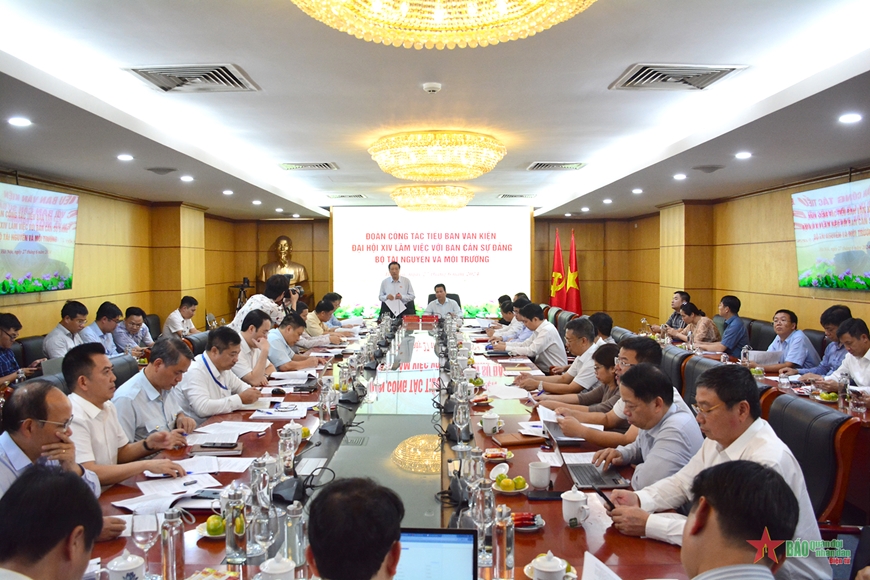 Bộ Tài nguyên và Môi trường xuyên suốt chủ trương không đánh đổi môi trường lấy tăng trưởng kinh tế