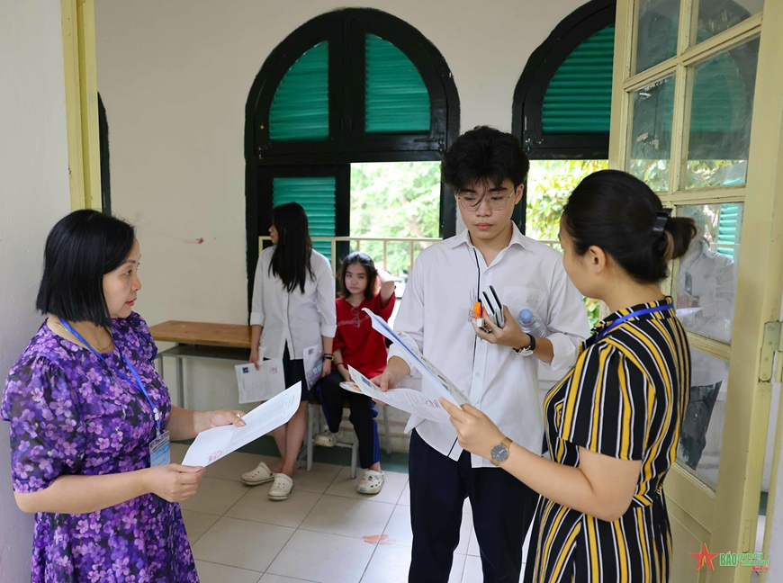 Thí sinh dễ dàng hoàn thành môn cuối cùng kỳ thi tốt nghiệp THPT 2024