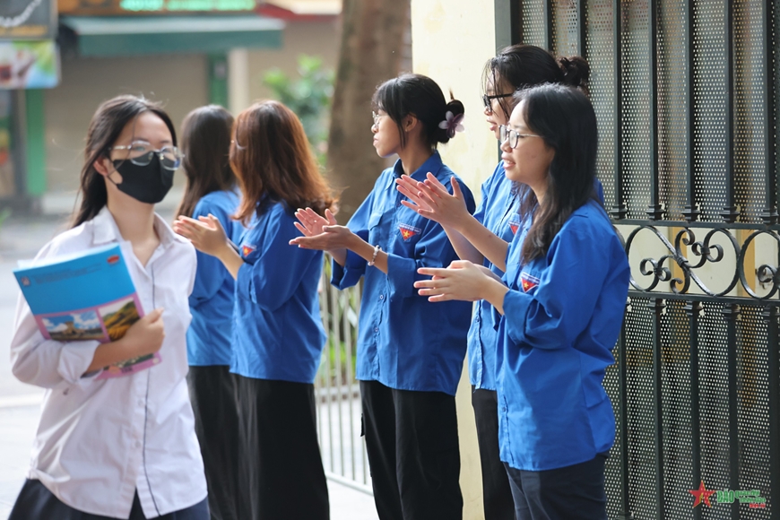 Muôn nẻo tâm trạng trong ngày thi cuối