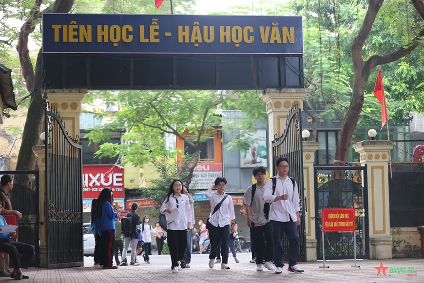 Muôn nẻo tâm trạng trong ngày thi cuối