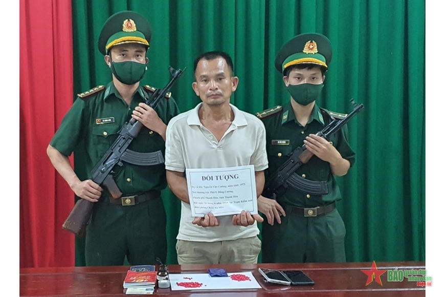 Bắt giữ đối tượng tàng trữ trái phép chất ma túy trong xe đầu kéo
