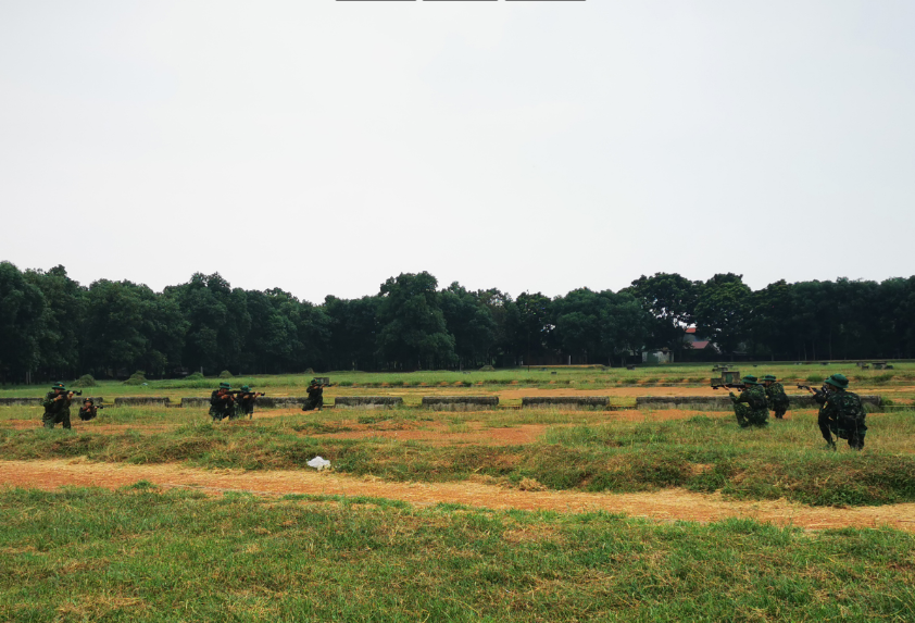 Hệ thống huấn luyện chiến thuật đối kháng sử dụng laser tích hợp