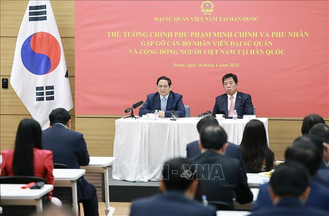 Thủ tướng Phạm Minh Chính và Phu nhân gặp cộng đồng người Việt Nam tại Hàn Quốc