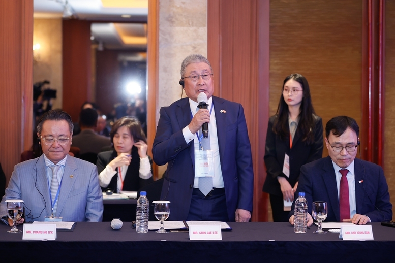 Thủ tướng Phạm Minh Chính gặp gỡ những người bạn Hàn Quốc