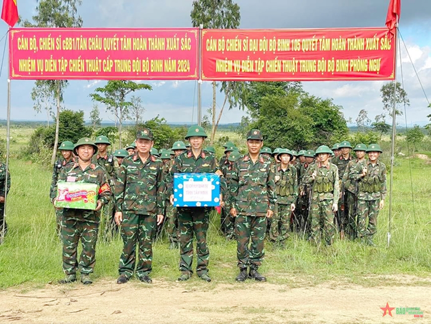 Bộ Chỉ huy Quân sự tỉnh Tây Ninh diễn tập trung đội bộ binh bắn đạn thật