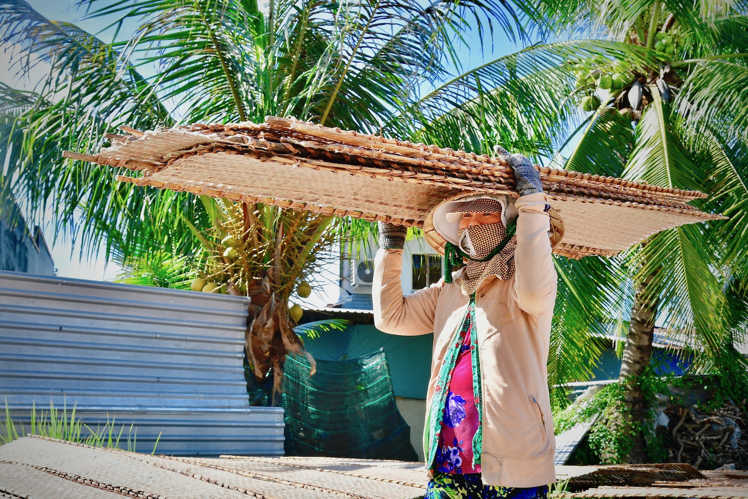 Ống kính bạn đọc: Tới Cần Thơ xem làm bánh tráng

