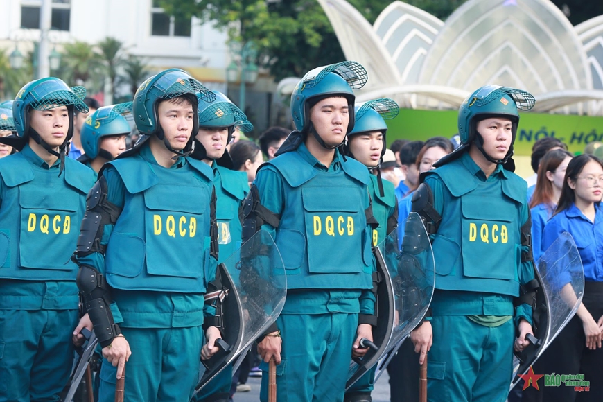 View - 	TP Hà Nội ra mắt lực lượng tham gia bảo vệ an ninh, trật tự cơ sở