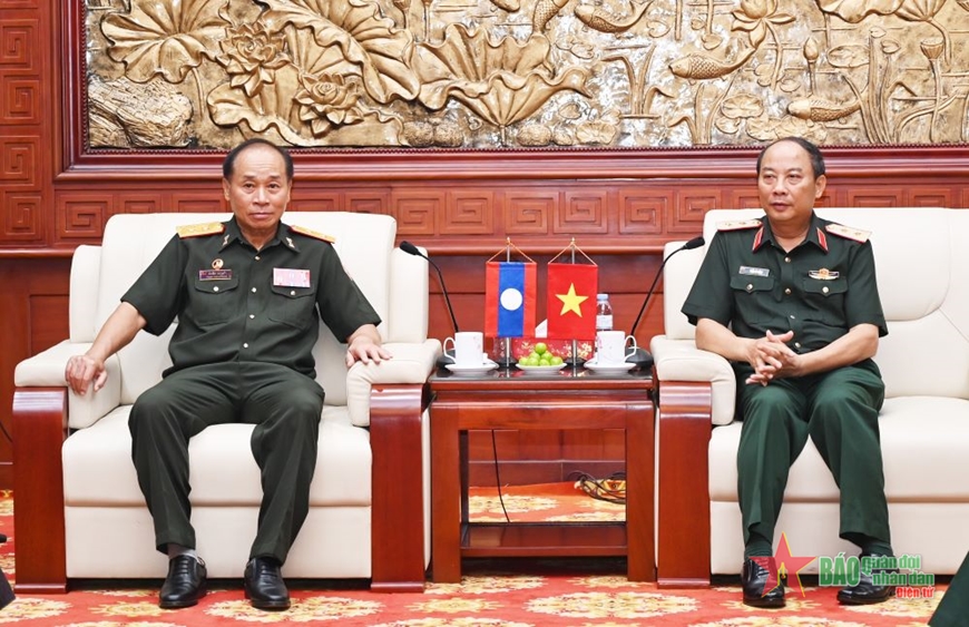 Đoàn công tác Bộ Quốc phòng Lào thăm Quân khu 4