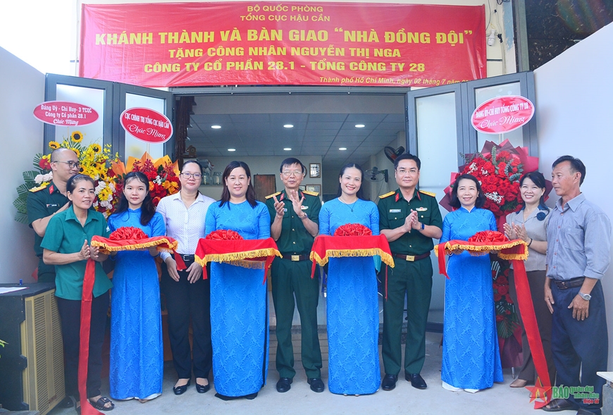 Tổng cục Hậu cần trao “Nhà đồng đội” tại Bình Dương