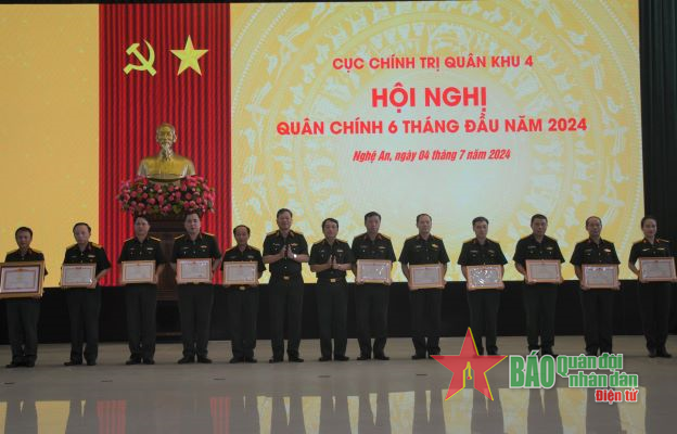 Cục Chính trị Quân khu 4 tổ chức Hội nghị Quân chính 6 tháng đầu năm 2024