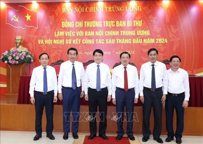 Đẩy nhanh tiến độ điều tra, xử lý dứt điểm, nghiêm minh các vụ án, vụ việc tham nhũng