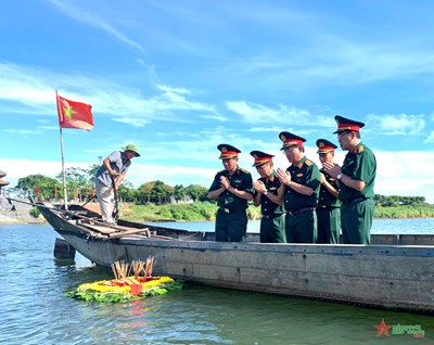 View - 	Tổng cục Kỹ thuật Tổ chức dâng hương, dâng hoa tại các địa chỉ đỏ