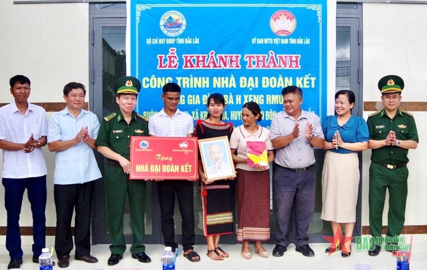 Bộ Chỉ huy Bộ đội Biên phòng tỉnh Đắk Lắk: Khánh thành nhà “Đại đoàn kết” tặng hộ nghèo
