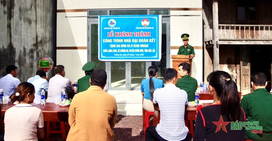 Bộ Chỉ huy Bộ đội Biên phòng tỉnh Đắk Lắk: Khánh thành nhà “Đại đoàn kết” tặng hộ nghèo