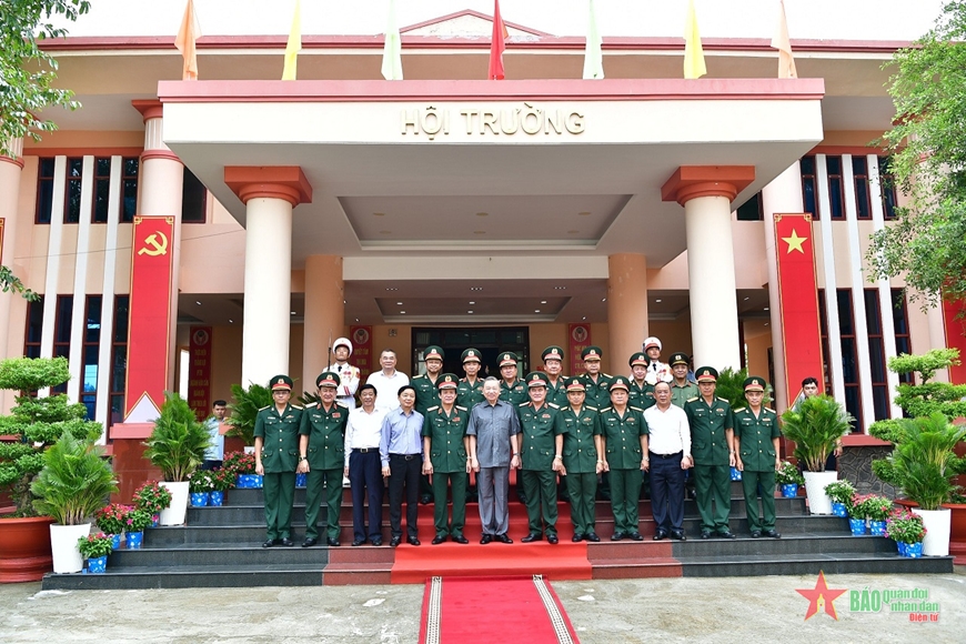 Chủ tịch nước Tô Lâm: Lữ đoàn Công binh 25 cần tiếp tục phát huy truyền thống vẻ vang của lực lượng vũ trang Quân khu 9