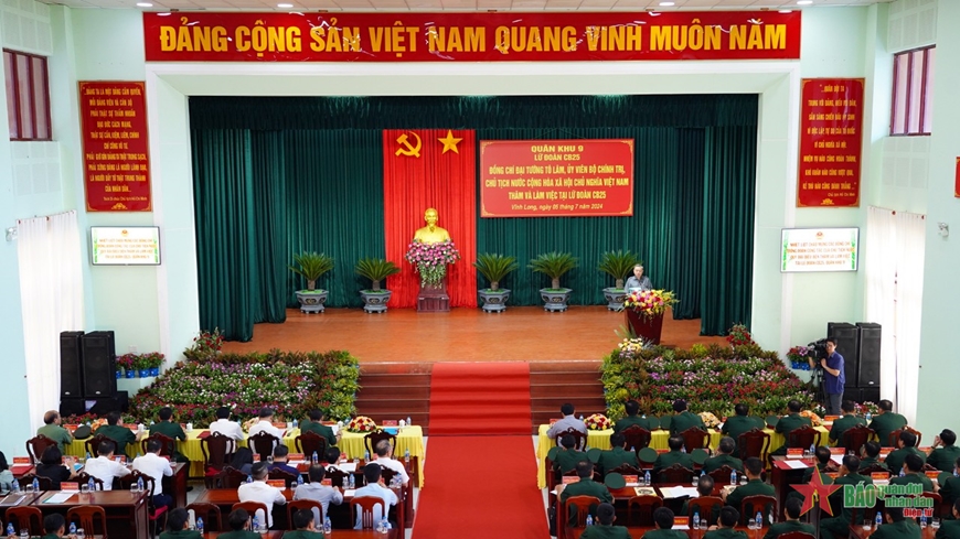 View - 	Chủ tịch nước Tô Lâm: Lữ đoàn Công binh 25 cần tiếp tục phát huy