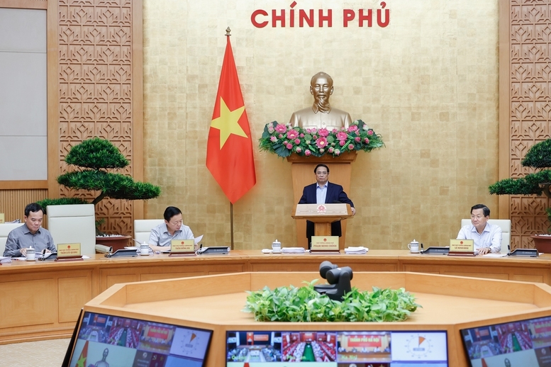 Sản xuất, kinh doanh còn khó khăn; kỷ luật, kỷ cương có nơi chưa nghiêm; vẫn còn cán bộ, công chức sợ sai, đùn đẩy, né tránh trách nhiệm