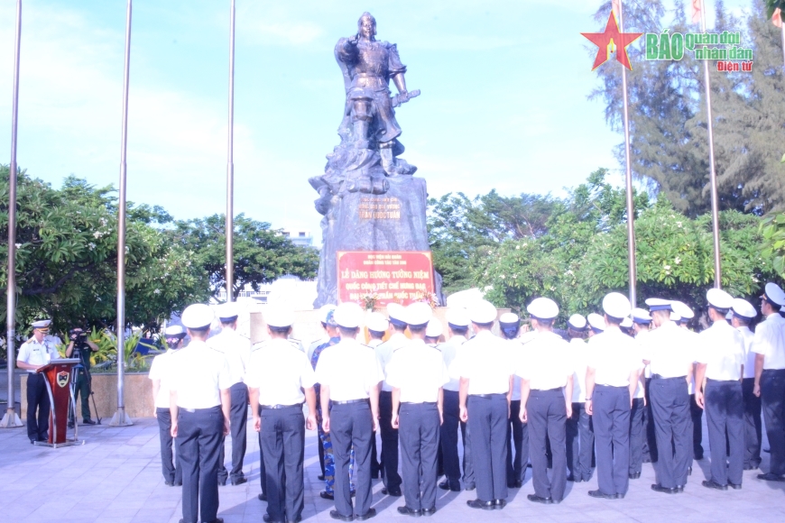 Tàu buồm 286 - Lê Quý Đôn rời quân cảng Nha Trang, lên đường thăm, giao lưu tại Indonesia và Brunei