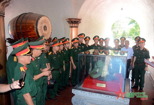 Ban CHQS huyện Quỳnh Phụ: Lựa chọn “địa chỉ đỏ” cho bộ đội đi tham quan