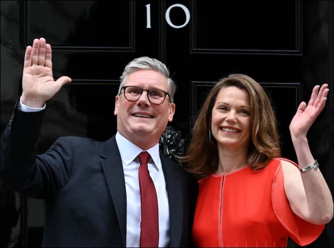 Tân Thủ tướng Anh Keir Starmer và chiến lược “chiếc bình nhà Minh”