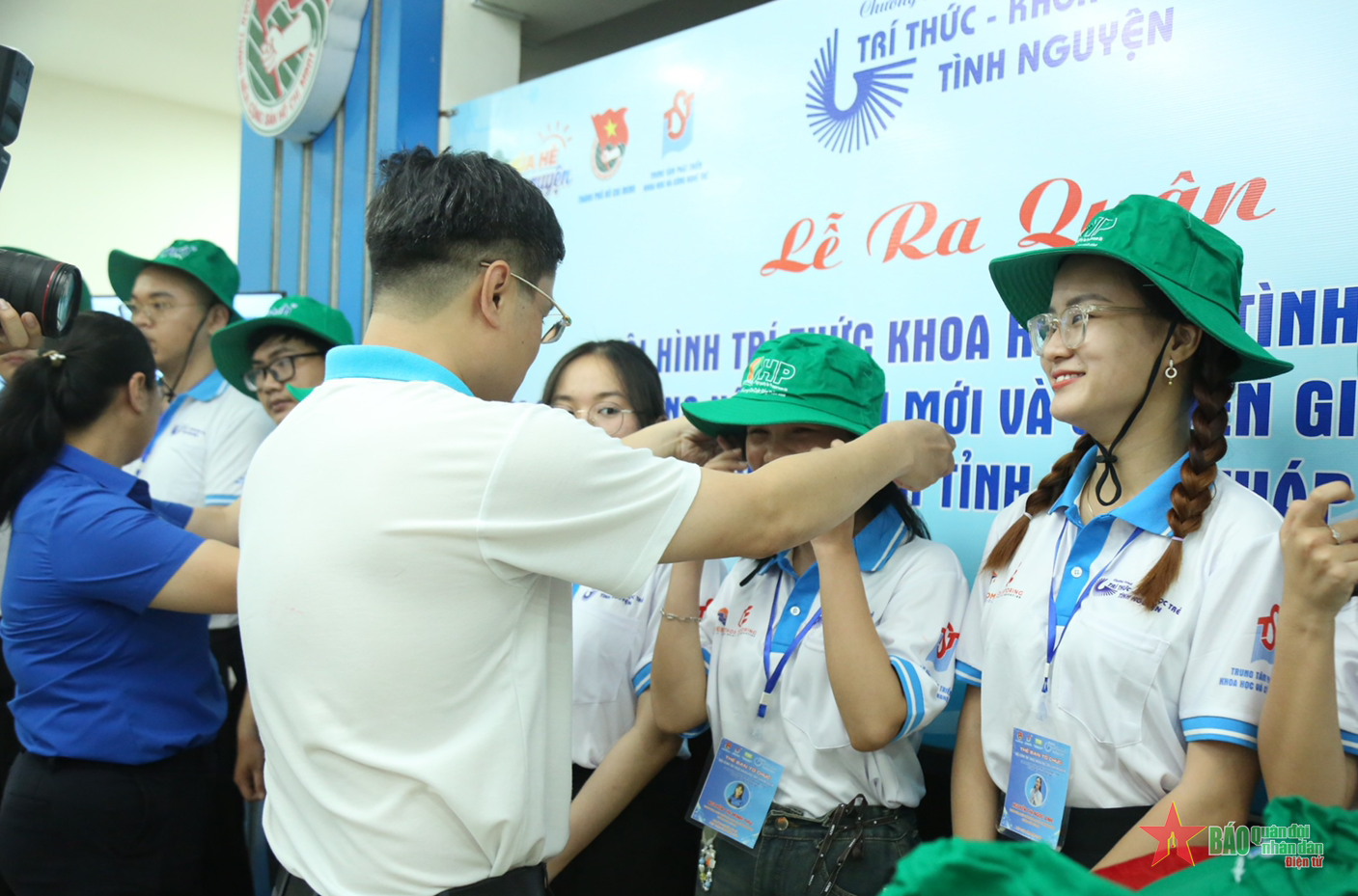 Trí thức khoa học trẻ tình nguyện xây dựng nông thôn mới tại Đồng Tháp và Đắk Nông