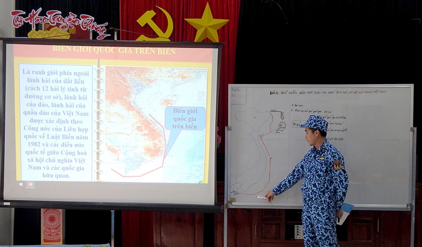 Quân chủng Hải quân: Thực hiện tốt giảng dạy chính trị bằng giáo án điện tử