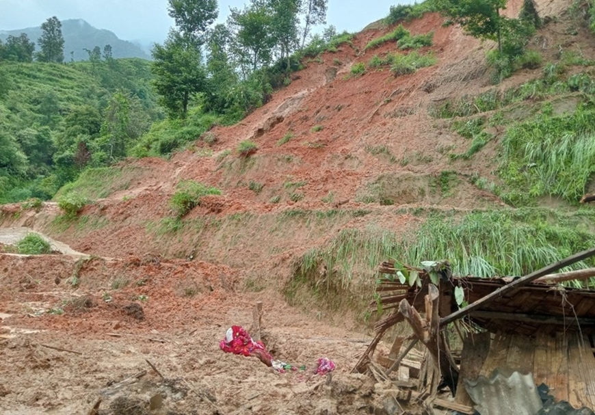 Hà Giang: Mưa lớn kéo dài khiến 1 người tử vong, nhiều ngôi nhà bị vùi lấp