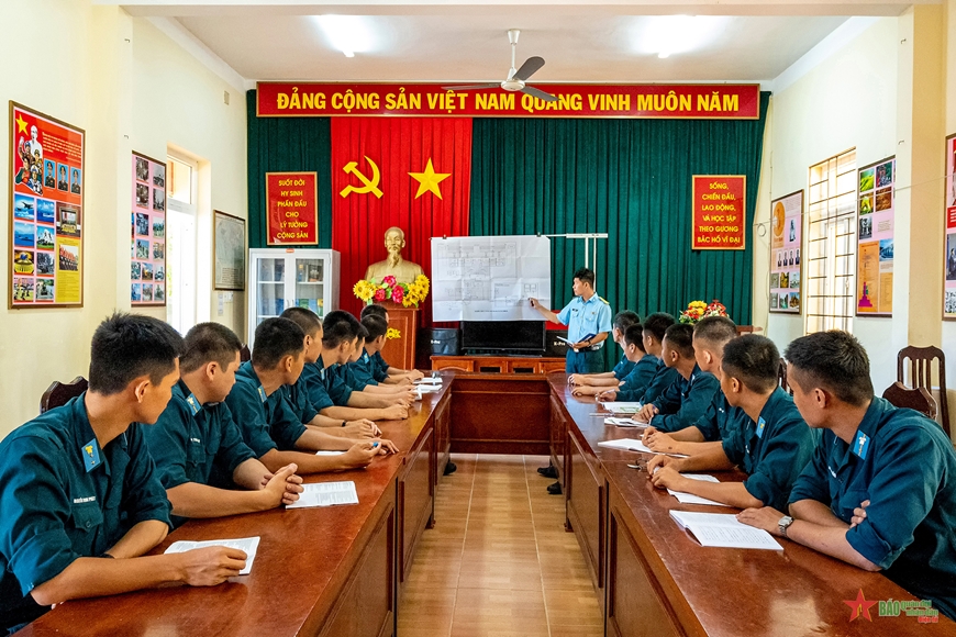 View - 	Ban chỉ huy Sư đoàn 367, Sư đoàn 370