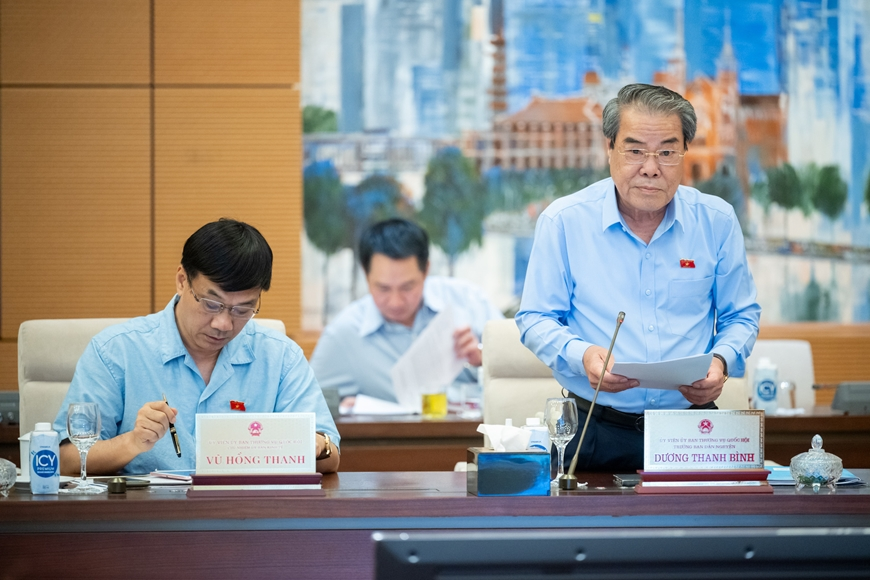 Cử tri, nhân dân đặc biệt quan tâm đến việc điều chỉnh mức lương tối thiểu vùng, lương cơ sở