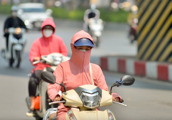 Thời tiết hôm nay (10-7): Miền Bắc ngày nắng, mưa dông về chiều tối