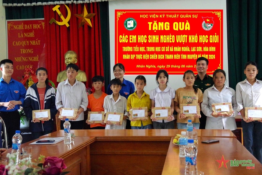 Tuổi trẻ Học viện Kỹ thuật quân sự thực hiện chương trình “Hành quân xanh” năm 2024