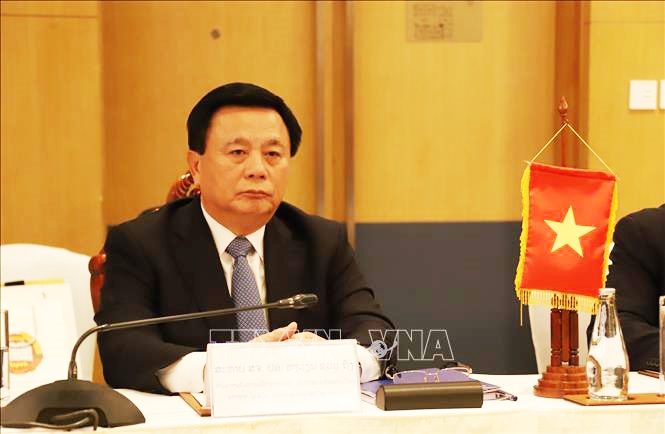 Việt Nam - Lào tăng cường công tác đào tạo bồi dưỡng cán bộ và nghiên cứu