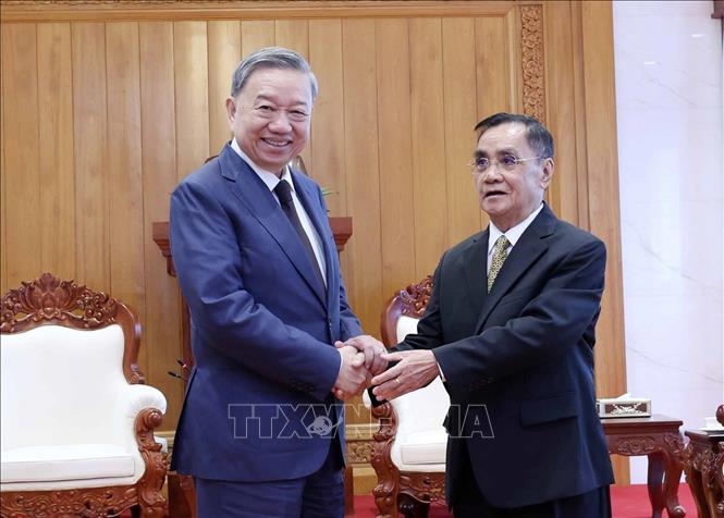 Chủ tịch nước Tô Lâm thăm các đồng chí nguyên Lãnh đạo cấp cao Lào