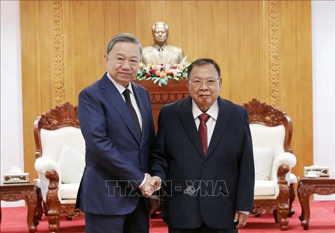 Chủ tịch nước Tô Lâm thăm các đồng chí nguyên Lãnh đạo cấp cao Lào