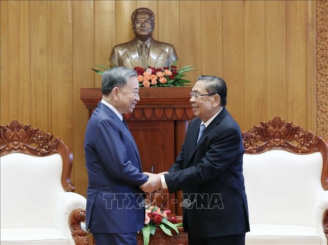 Chủ tịch nước Tô Lâm thăm các đồng chí nguyên Lãnh đạo cấp cao Lào