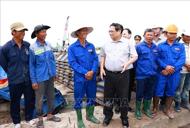 Thủ tướng Chính phủ Phạm Minh Chính kiểm tra Dự án cao tốc Châu Đốc - Cần Thơ - Sóc Trăng