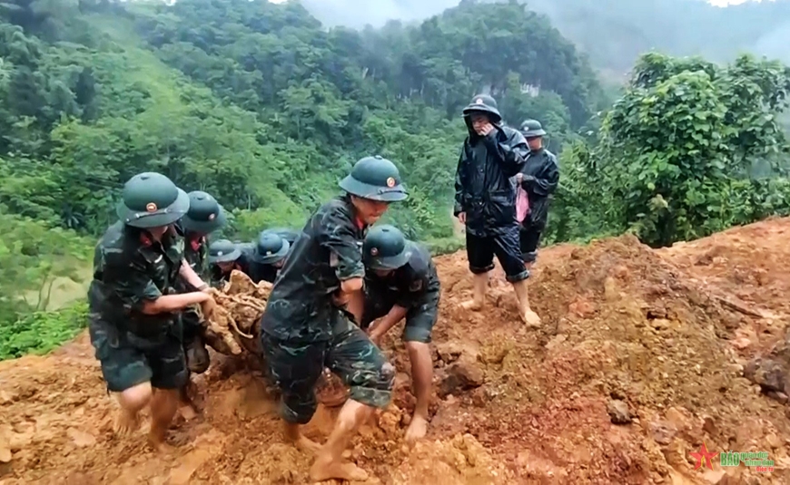 Hà Giang: Sạt lở đất đá khiến 9 người tử vong