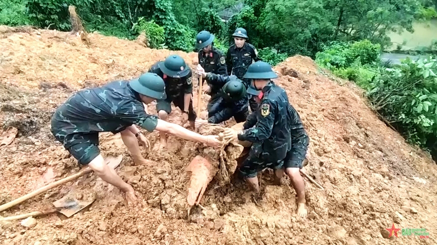 Hà Giang: Sạt lở đất đá khiến 9 người tử vong