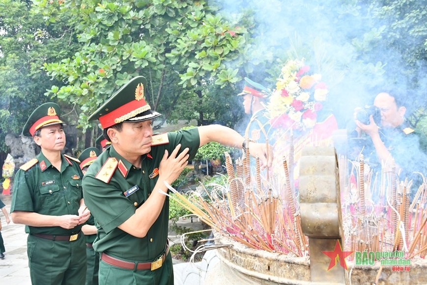 Đoàn công tác Quân ủy Trung ương, Bộ Quốc phòng tổ chức các hoạt động tri ân tại Quảng Trị