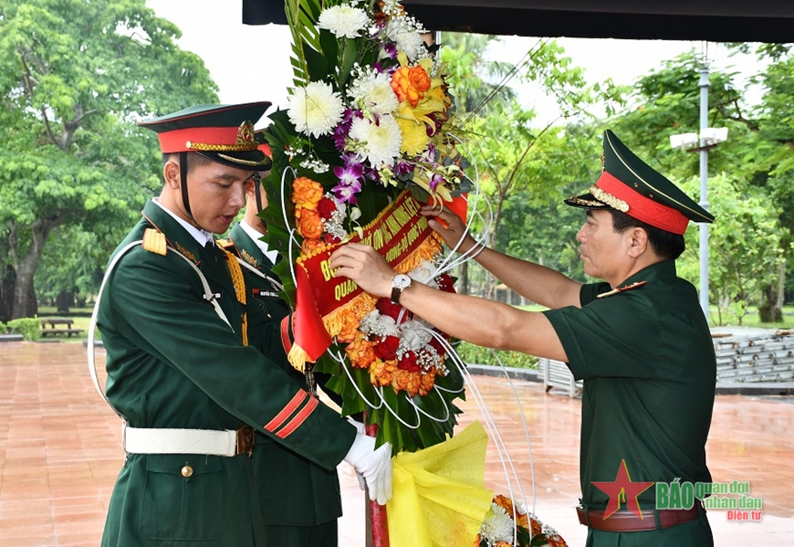 Đoàn công tác Quân ủy Trung ương, Bộ Quốc phòng tổ chức các hoạt động tri ân tại Quảng Trị