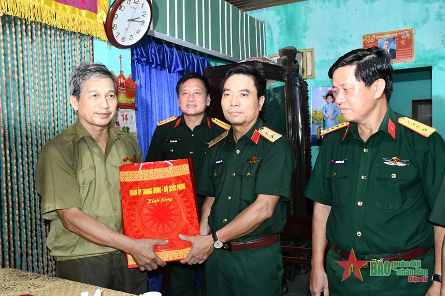 Đoàn công tác Quân ủy Trung ương, Bộ Quốc phòng tổ chức các hoạt động tri ân tại Quảng Trị