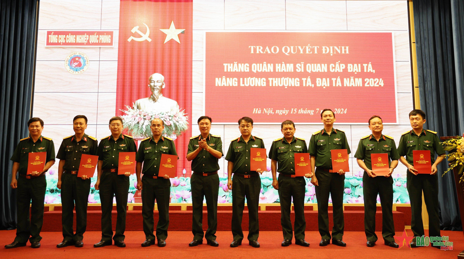 Hoạt động công tác Đảng, công tác chính trị được triển khai quyết liệt, hướng mạnh về cơ sở