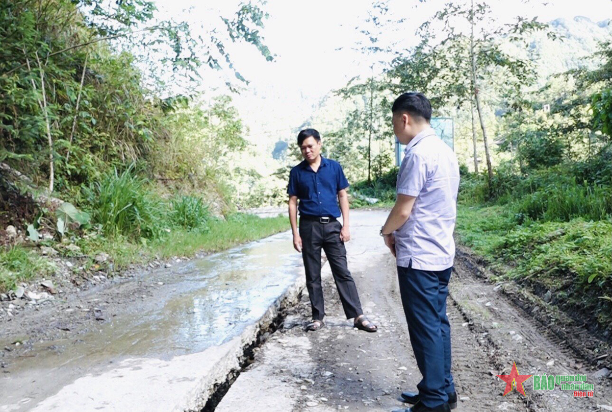 Huyện Quản Bạ (Hà Giang): Xuất hiện vết nứt dài tại tuyến đường huyết mạch đi xã biên giới