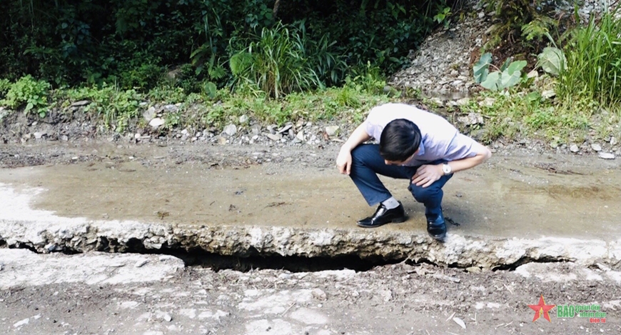 Huyện Quản Bạ (Hà Giang): Xuất hiện vết nứt dài tại tuyến đường huyết mạch đi xã biên giới
