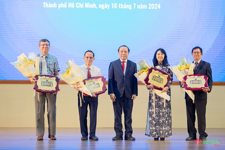 Công bố Quyết định thành lập Trường Đại học Khoa học Sức khỏe đầu tiên