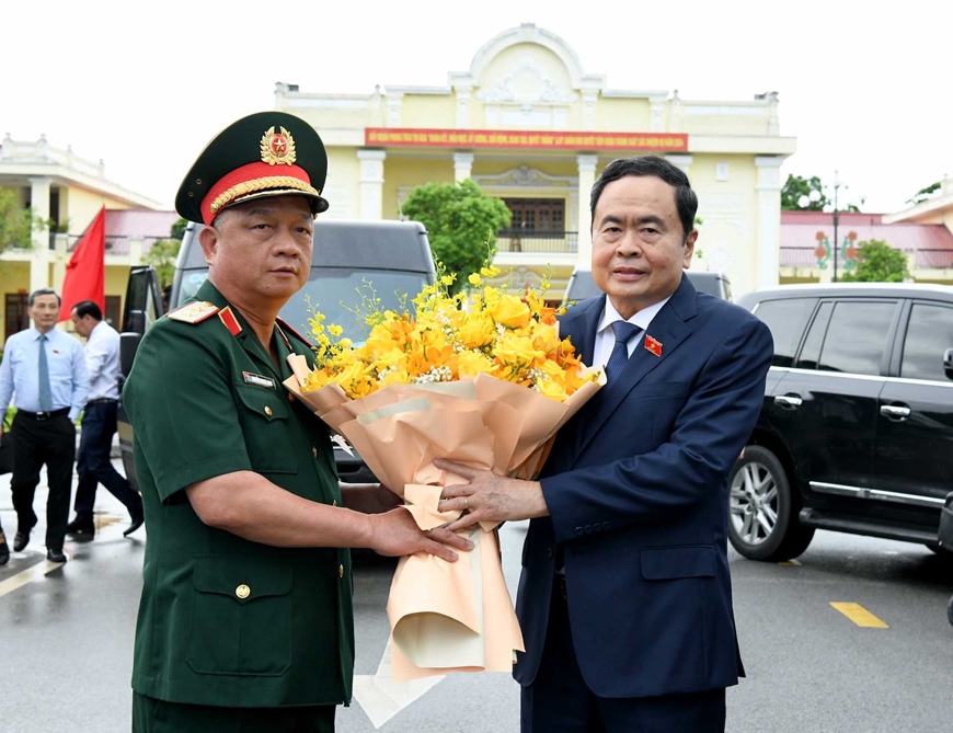 Chủ tịch Quốc hội Trần Thanh Mẫn thăm, làm việc với Quân khu 3