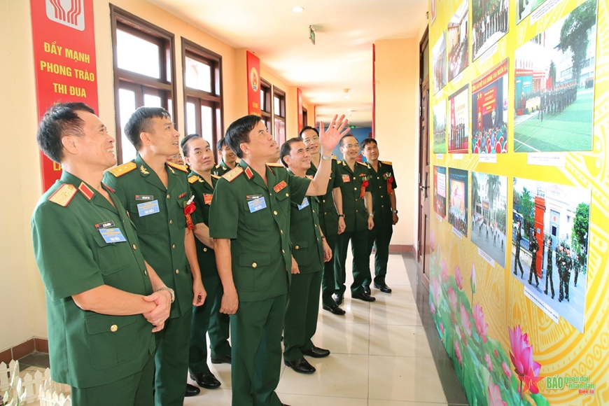 Hoàn thành tốt chức năng tham mưu, chỉ đạo, hướng dẫn và triển khai hoạt động công tác Đảng, công tác chính trị