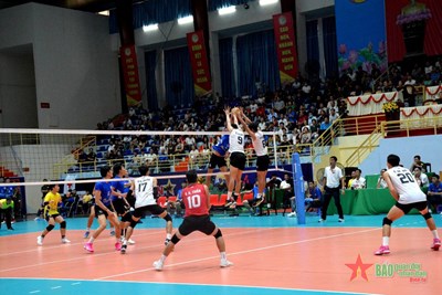 View - 	Hấp dẫn và kịch tính hai trận bán kết Cup bóng chuyền Quân đội mở rộng