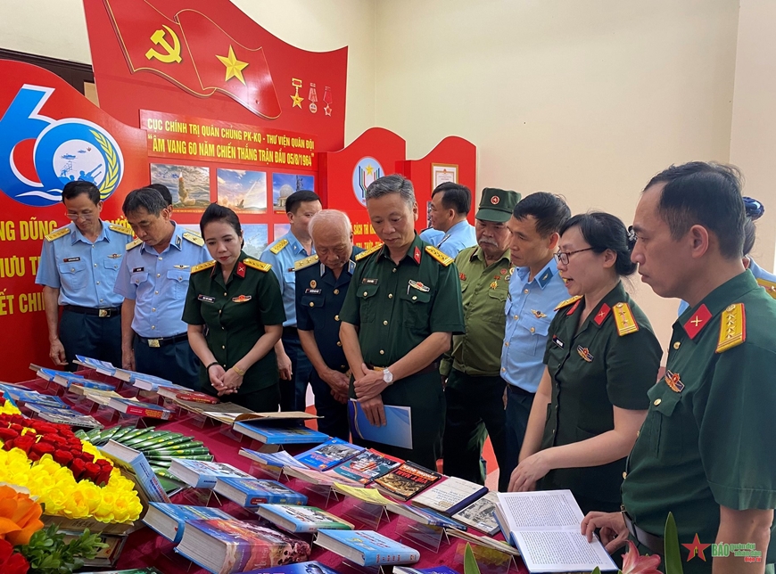 Giao lưu nhân chứng lịch sử với chủ đề “Sức mạnh làm nên chiến thắng”